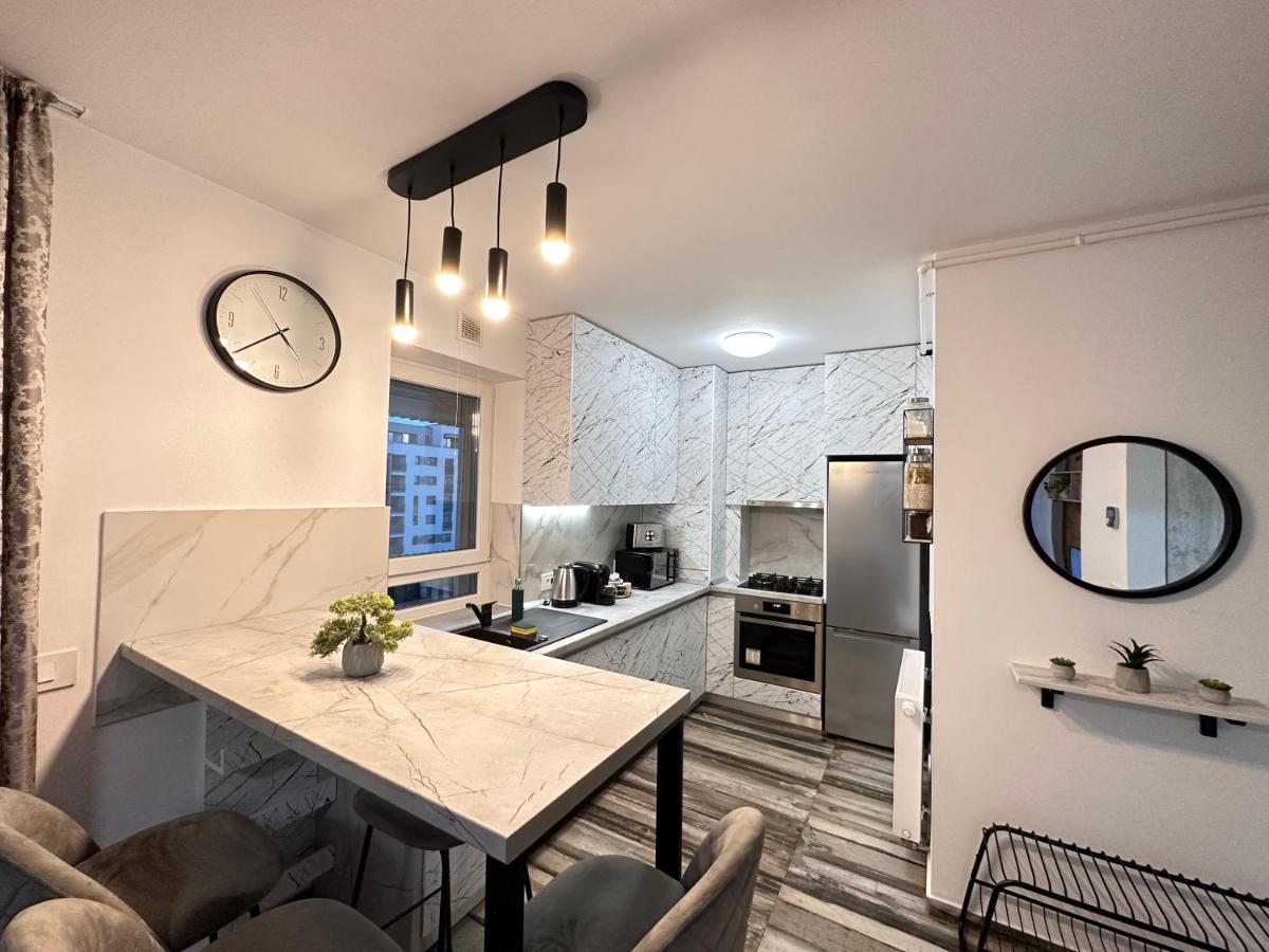 Deluxe Cozy Apartments - Coresi Mall #Брашов Екстериор снимка