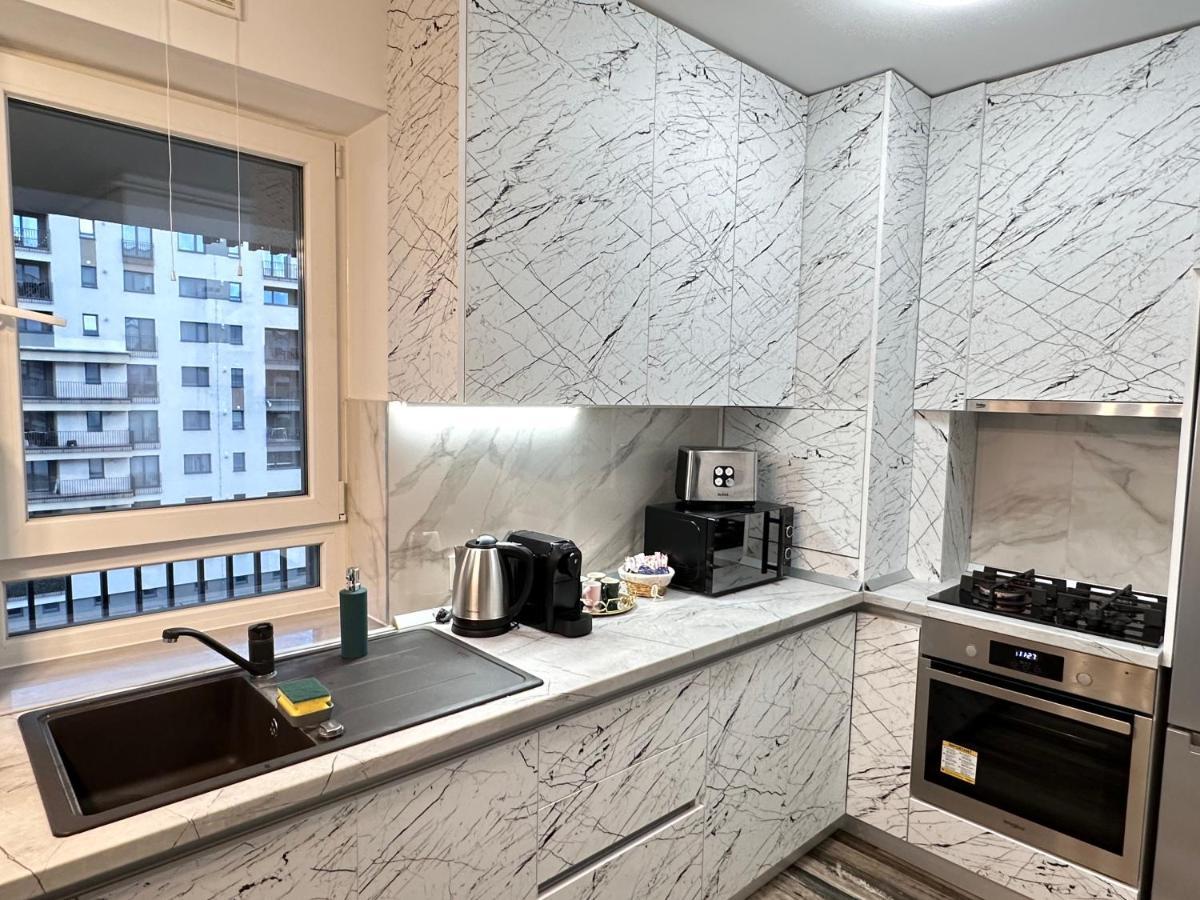 Deluxe Cozy Apartments - Coresi Mall #Брашов Екстериор снимка